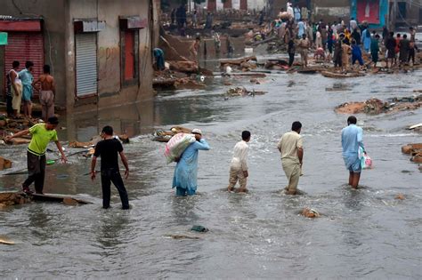Heavy monsoon rains return to Pakistan a year after deadly floods